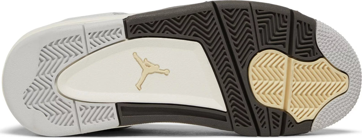 Air Jordan 4 Retro SE Craft Photon Dust grade school sneakers - Underneath